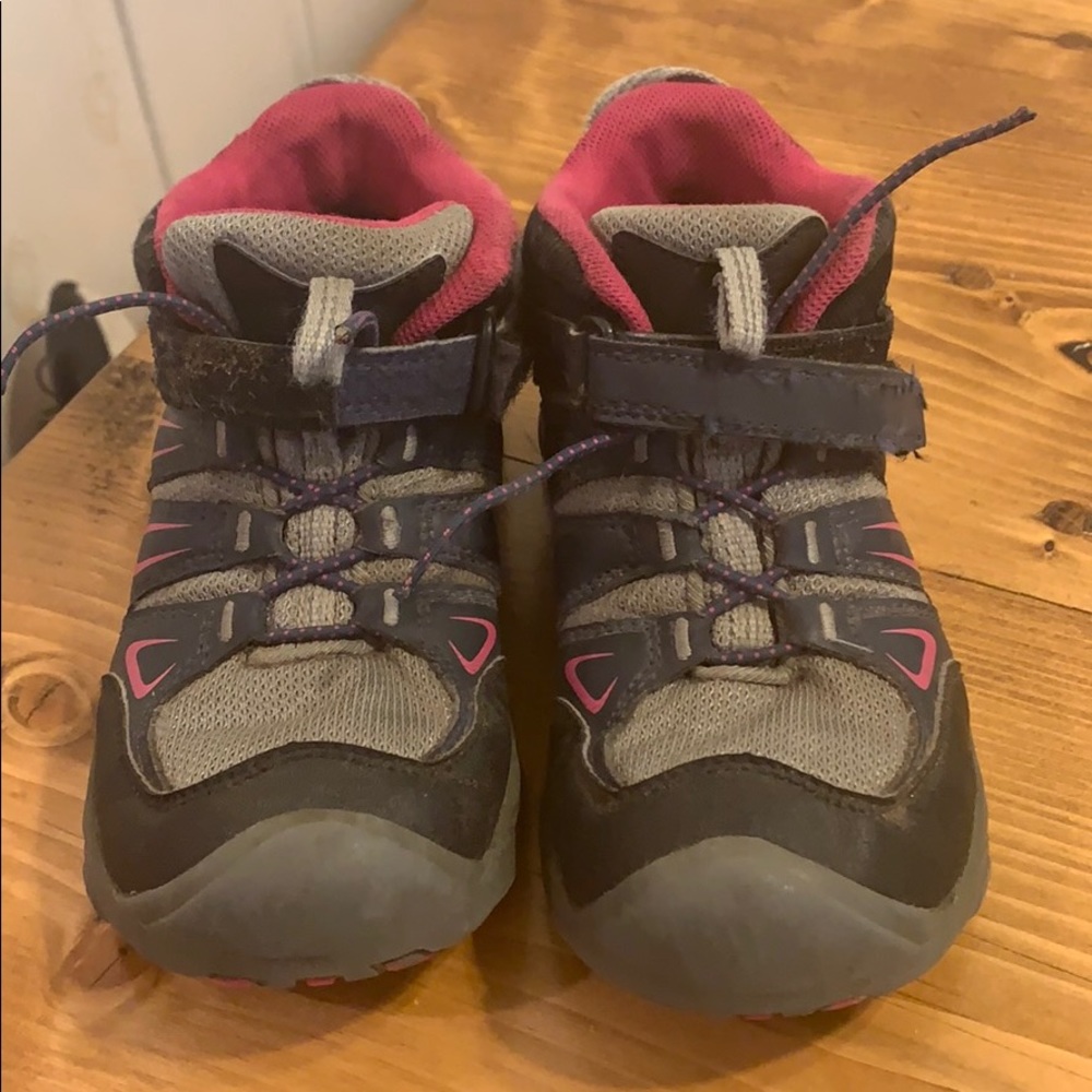 Girls Keen hiking shoes